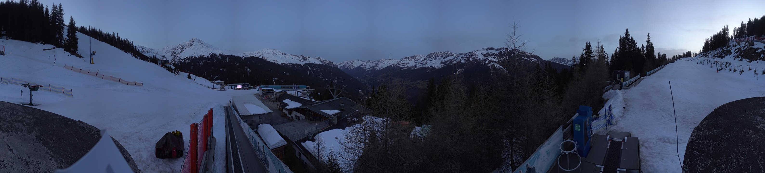 Archived image Webcam Bergbahnen See in Tyrol - Medrig Center