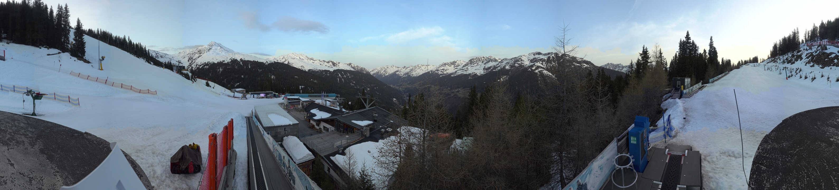 Archived image Webcam Bergbahnen See in Tyrol - Medrig Center