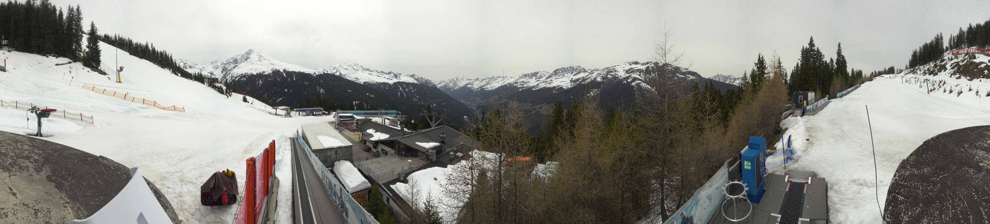 Archived image Webcam Bergbahnen See in Tyrol - Medrig Center