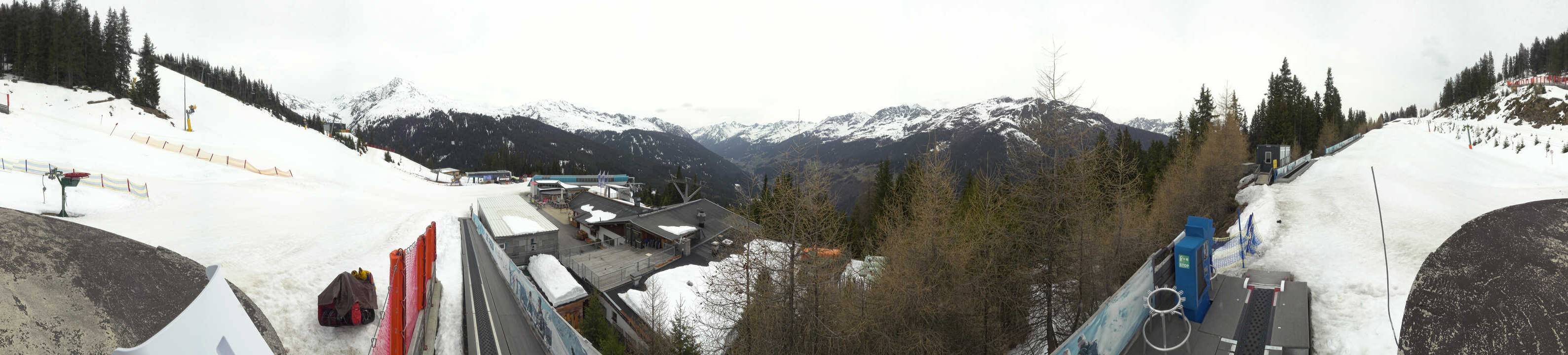 Archived image Webcam Bergbahnen See in Tyrol - Medrig Center