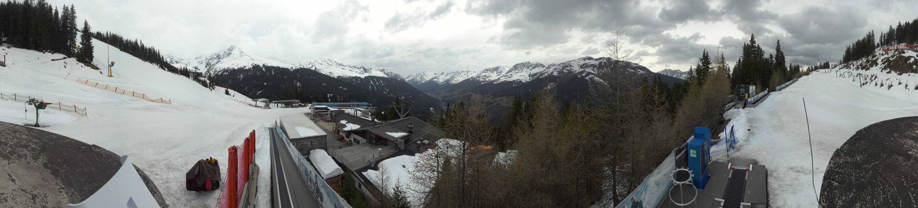 Archived image Webcam Bergbahnen See in Tyrol - Medrig Center