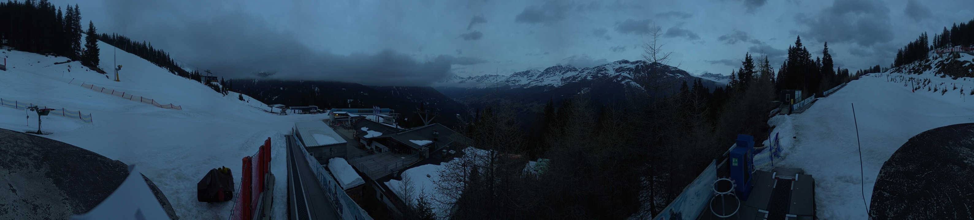 Archived image Webcam Bergbahnen See in Tyrol - Medrig Center