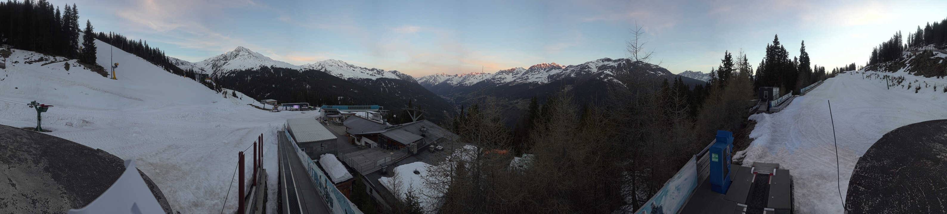 Archived image Webcam Bergbahnen See in Tyrol - Medrig Center