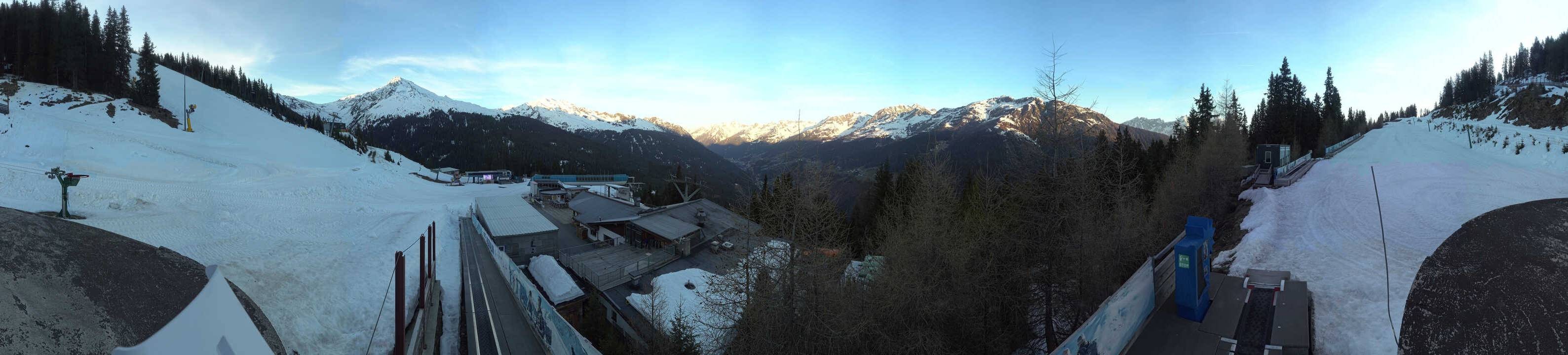 Archived image Webcam Bergbahnen See in Tyrol - Medrig Center