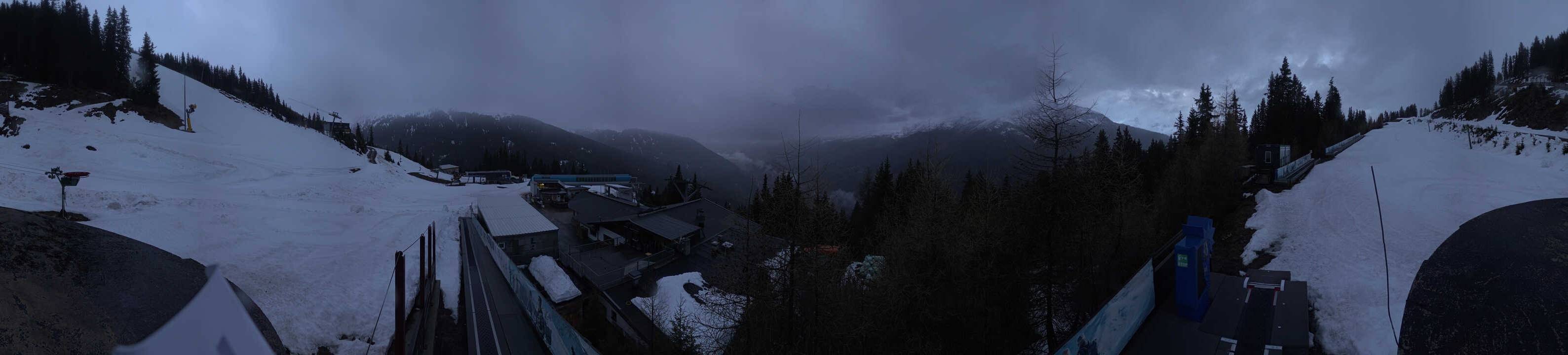 Archived image Webcam Bergbahnen See in Tyrol - Medrig Center