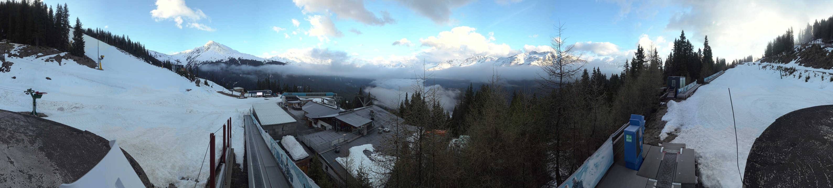 Archived image Webcam Bergbahnen See in Tyrol - Medrig Center