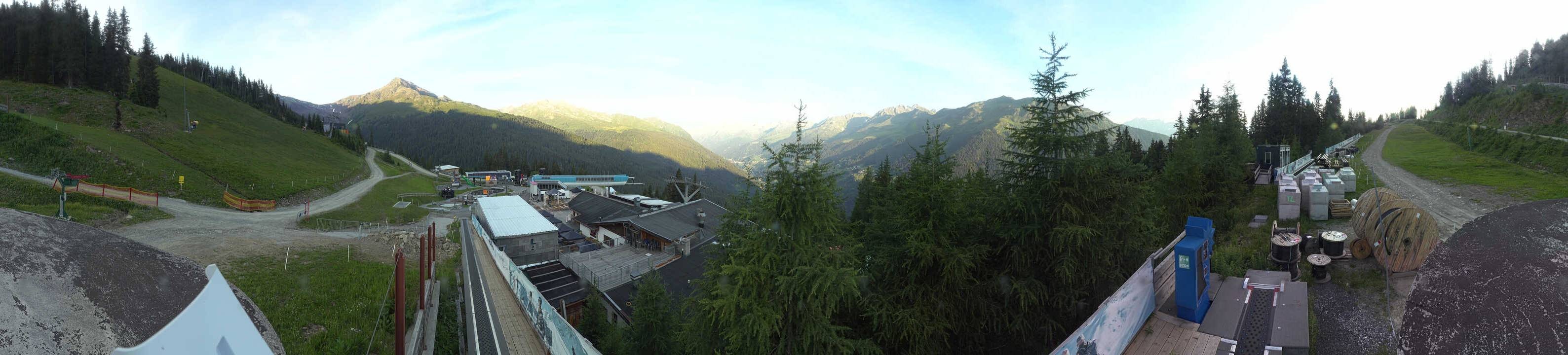 Archived image Webcam Bergbahnen See in Tyrol - Medrig Center