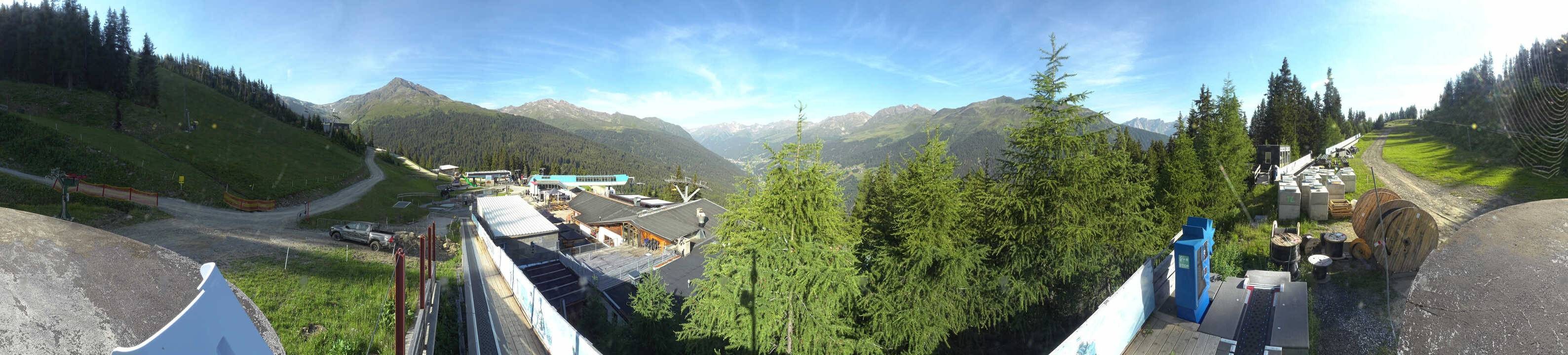 Archived image Webcam Bergbahnen See in Tyrol - Medrig Center