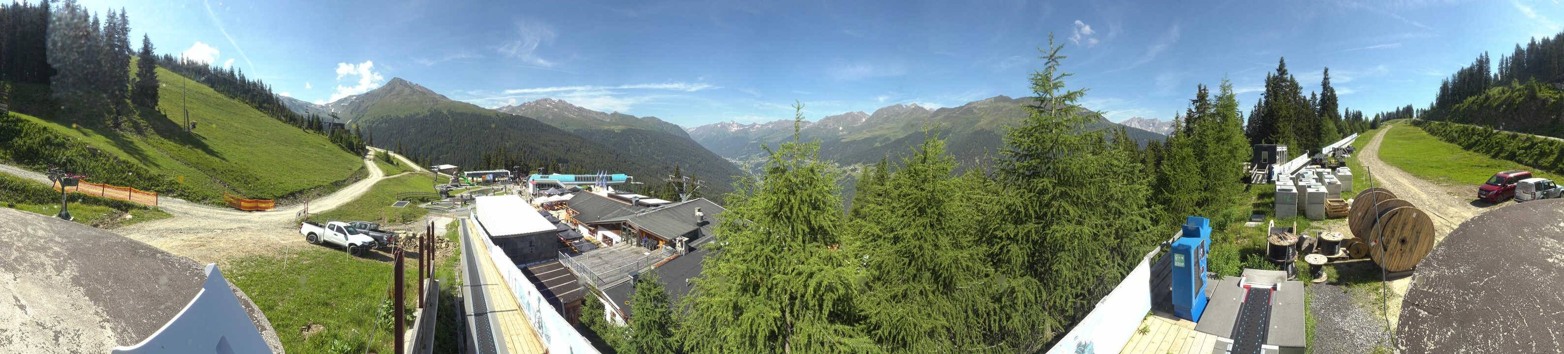 Archived image Webcam Bergbahnen See in Tyrol - Medrig Center