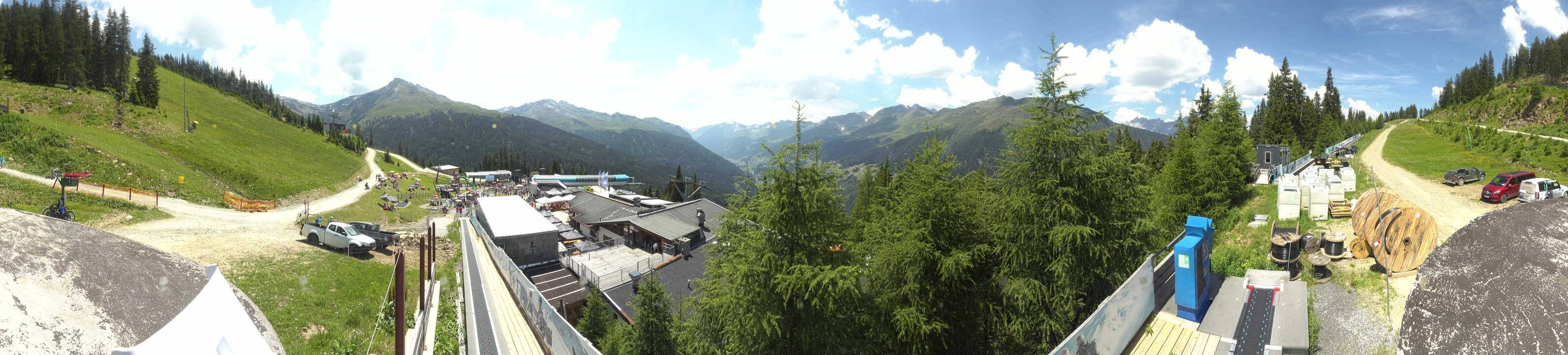 Archived image Webcam Bergbahnen See in Tyrol - Medrig Center