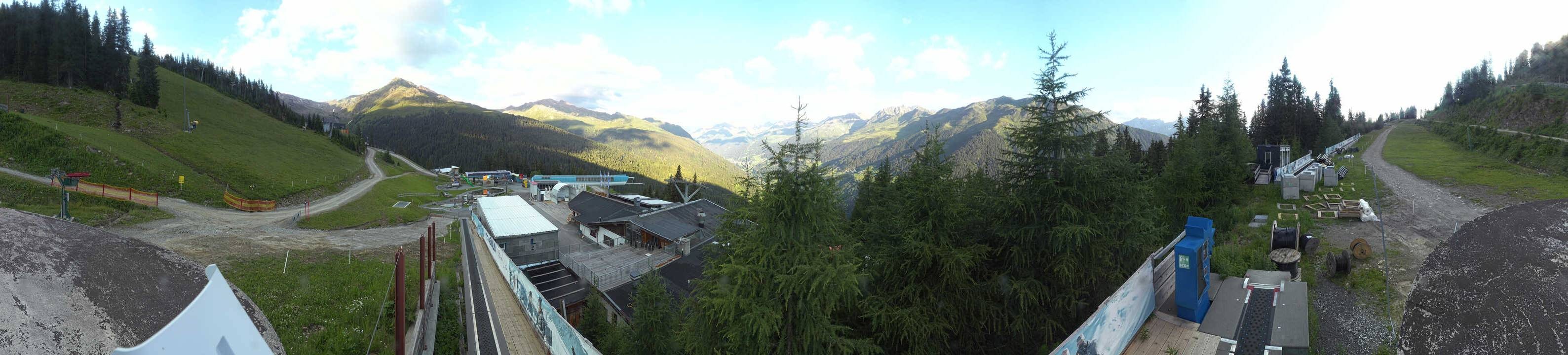 Archived image Webcam Bergbahnen See in Tyrol - Medrig Center