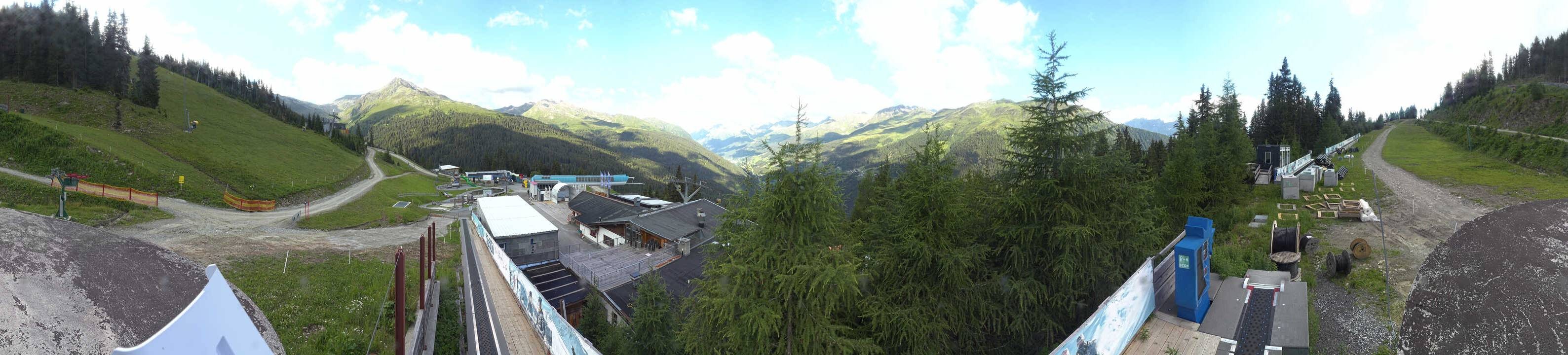 Archived image Webcam Bergbahnen See in Tyrol - Medrig Center