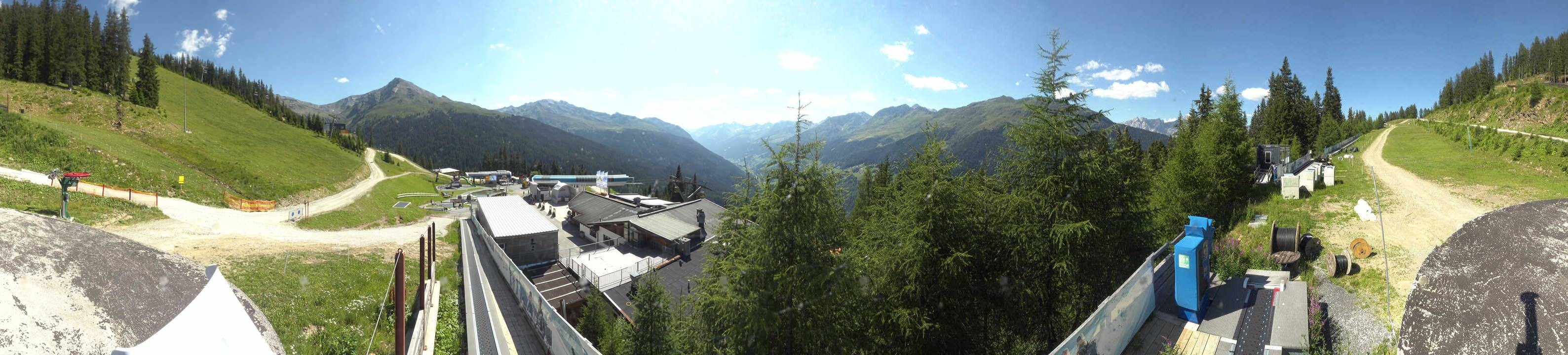 Archived image Webcam Bergbahnen See in Tyrol - Medrig Center