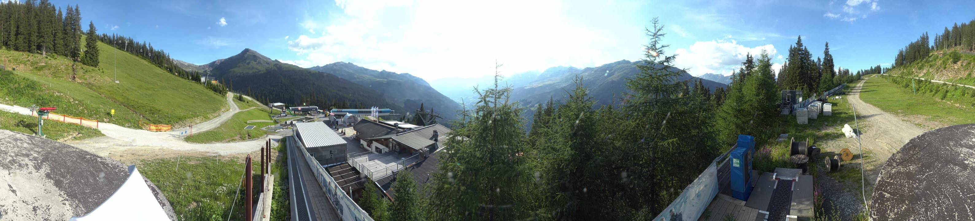 Archived image Webcam Bergbahnen See in Tyrol - Medrig Center