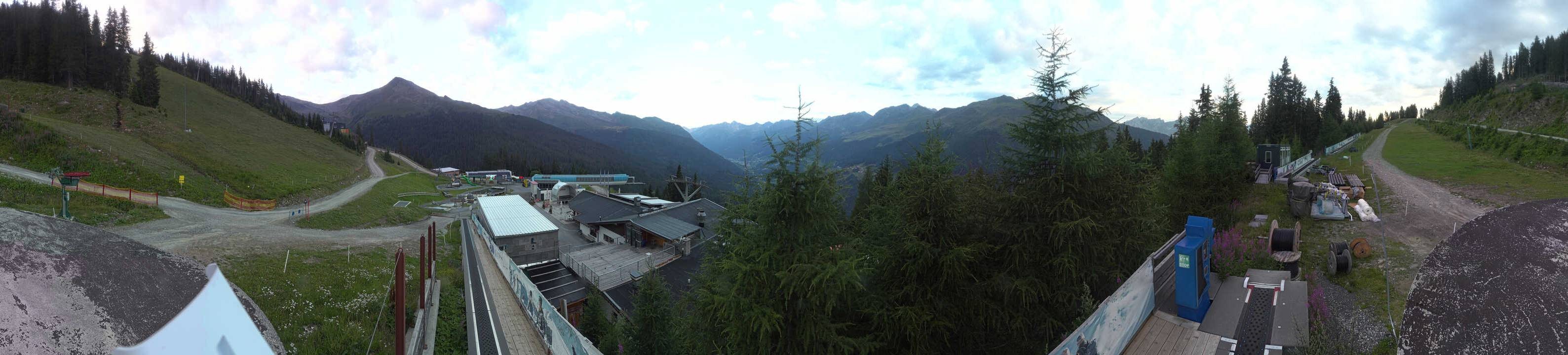 Archived image Webcam Bergbahnen See in Tyrol - Medrig Center