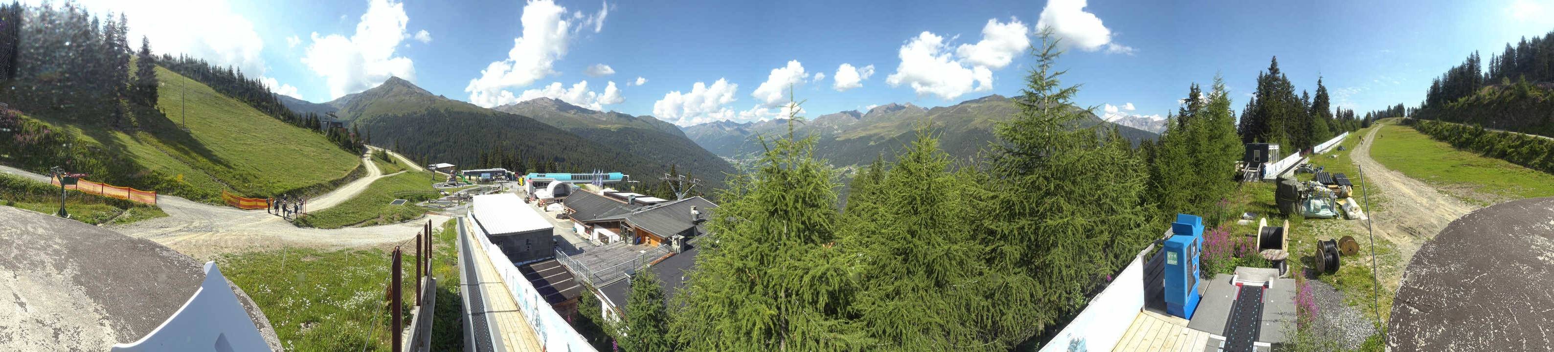 Archived image Webcam Bergbahnen See in Tyrol - Medrig Center