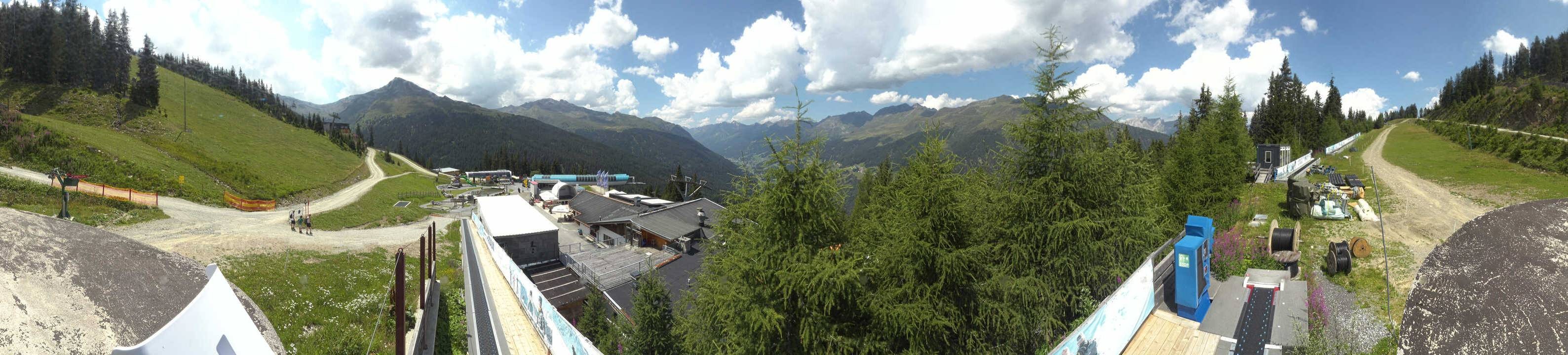 Archived image Webcam Bergbahnen See in Tyrol - Medrig Center