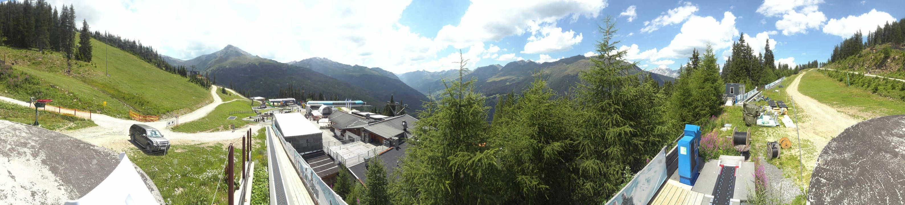 Archived image Webcam Bergbahnen See in Tyrol - Medrig Center