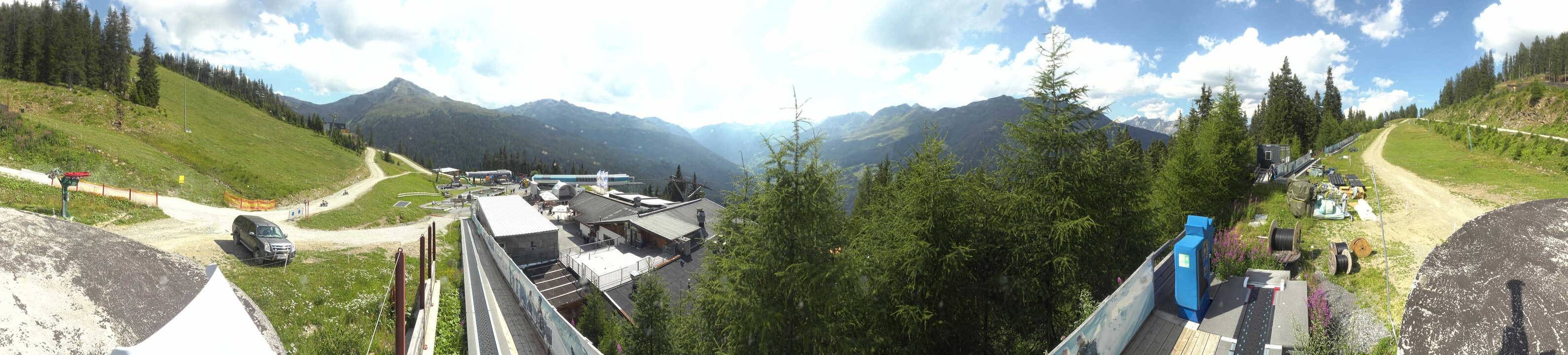 Archived image Webcam Bergbahnen See in Tyrol - Medrig Center
