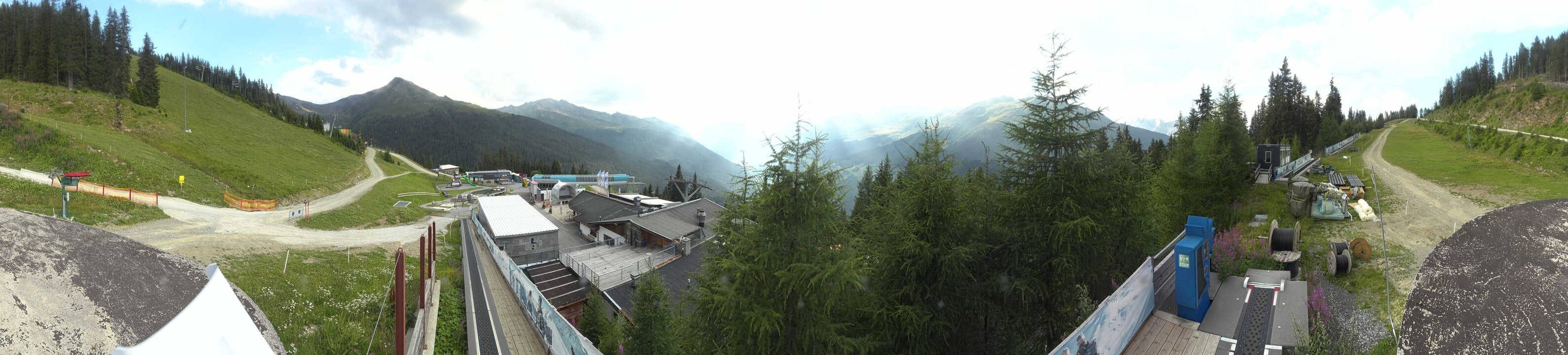 Archived image Webcam Bergbahnen See in Tyrol - Medrig Center