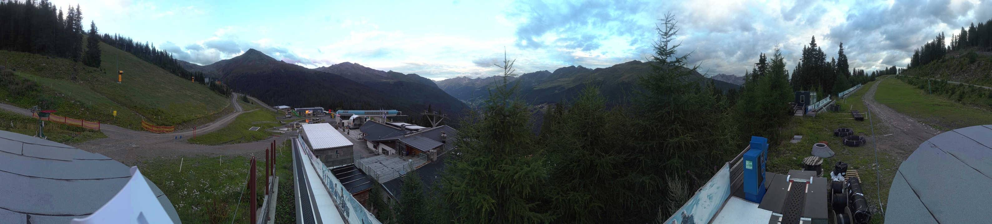 Archived image Webcam Bergbahnen See in Tyrol - Medrig Center