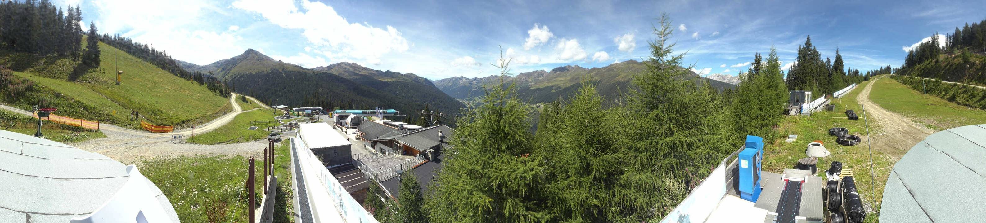 Archived image Webcam Bergbahnen See in Tyrol - Medrig Center