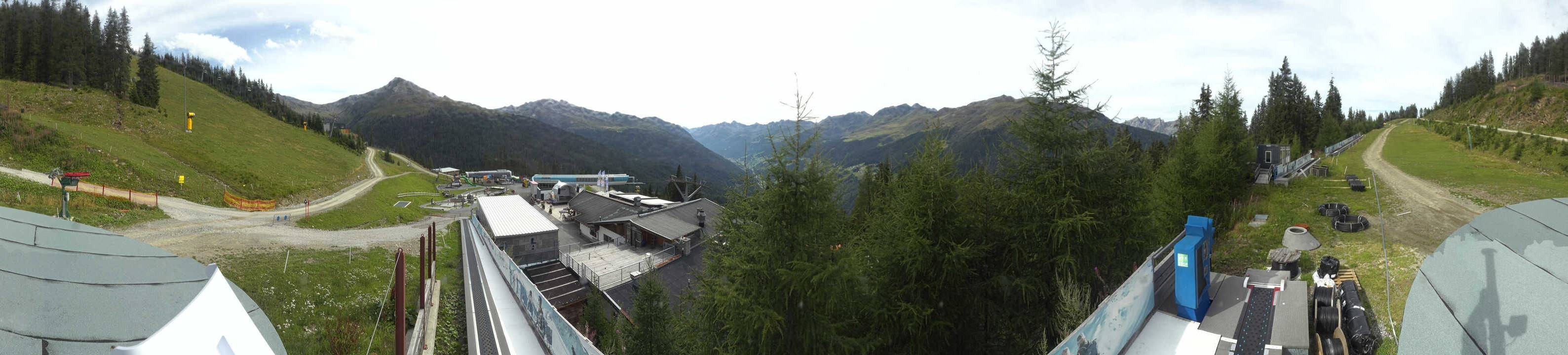 Archived image Webcam Bergbahnen See in Tyrol - Medrig Center