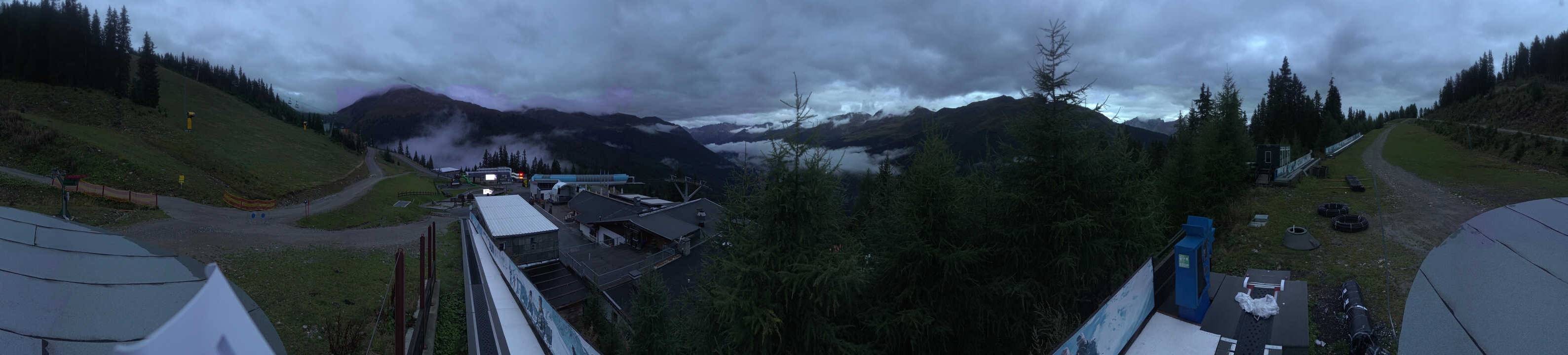 Archived image Webcam Bergbahnen See in Tyrol - Medrig Center
