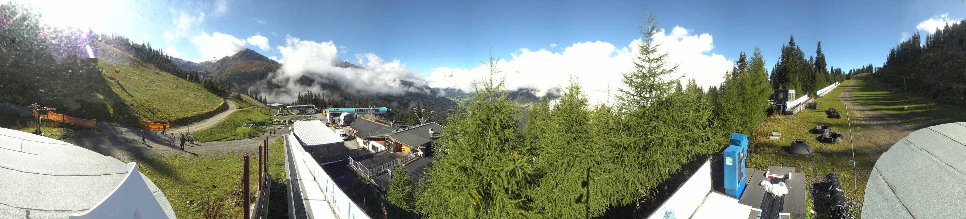 Archived image Webcam Bergbahnen See in Tyrol - Medrig Center