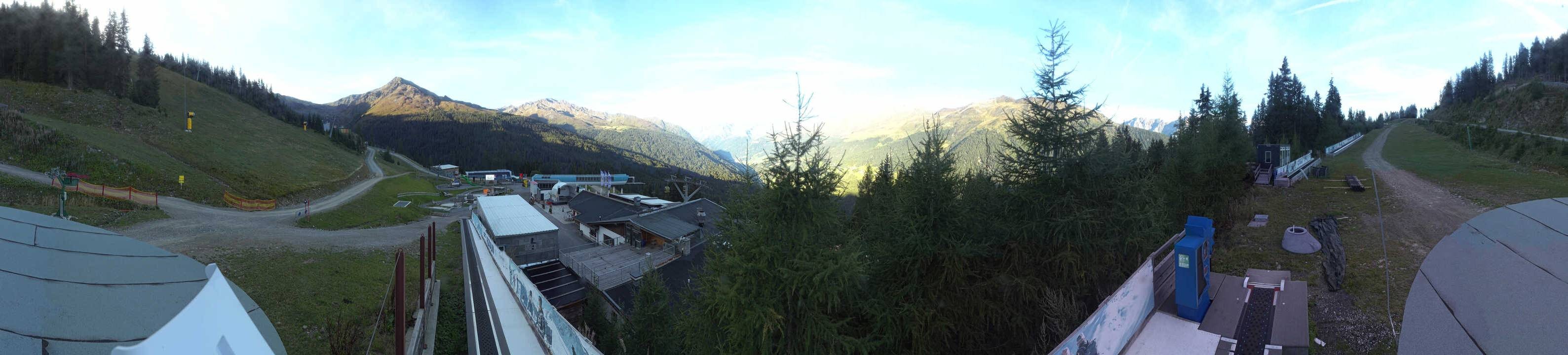 Archived image Webcam Bergbahnen See in Tyrol - Medrig Center