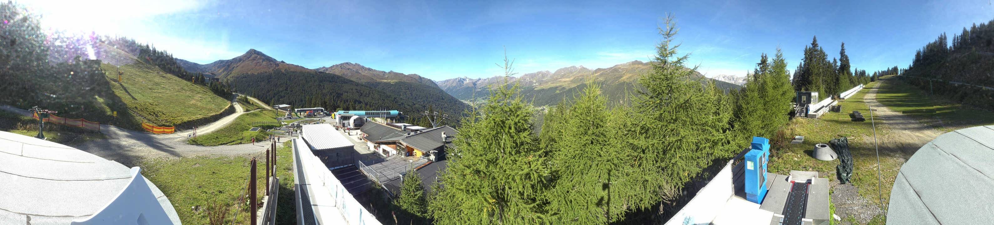 Archived image Webcam Bergbahnen See in Tyrol - Medrig Center