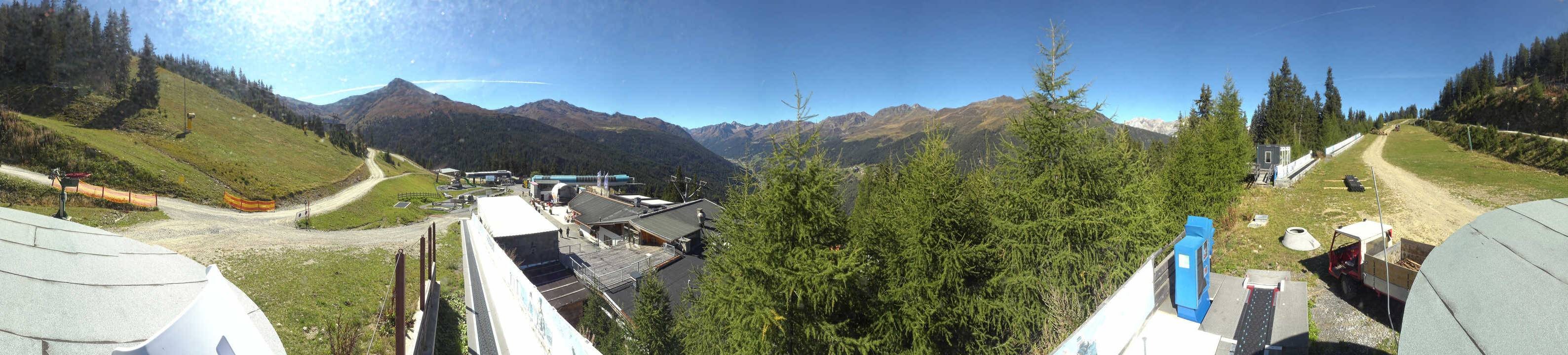 Archived image Webcam Bergbahnen See in Tyrol - Medrig Center