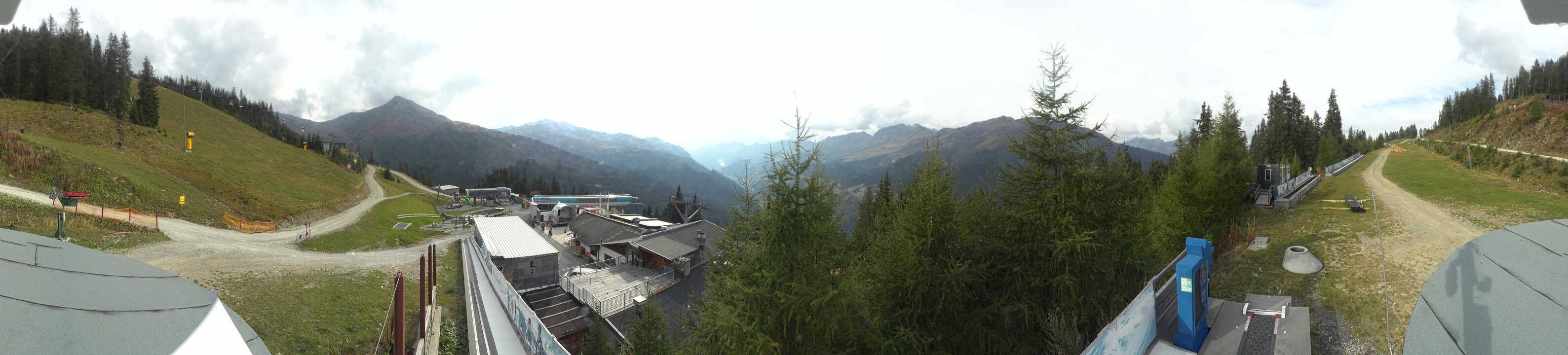 Archived image Webcam Bergbahnen See in Tyrol - Medrig Center