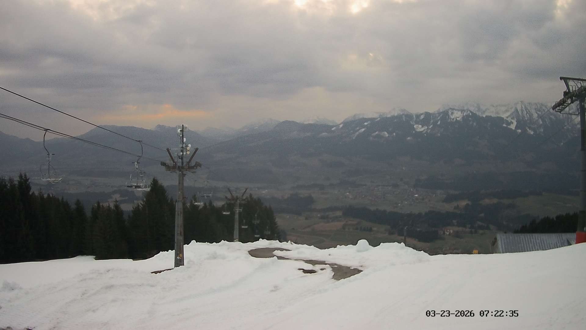 Archiv Foto Webcam Ausblick Mittelstation Hörnerbahn
