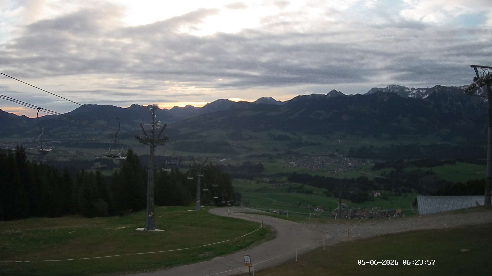 Archiv Foto Webcam Ausblick Mittelstation Hörnerbahn