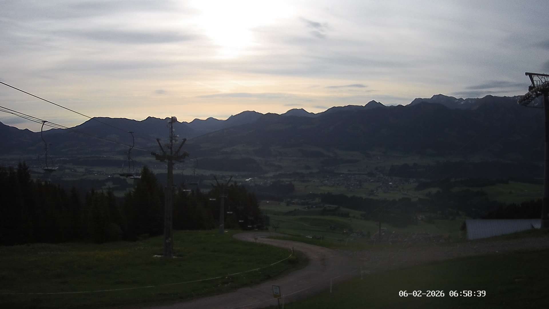 Archiv Foto Webcam Ausblick Mittelstation Hörnerbahn