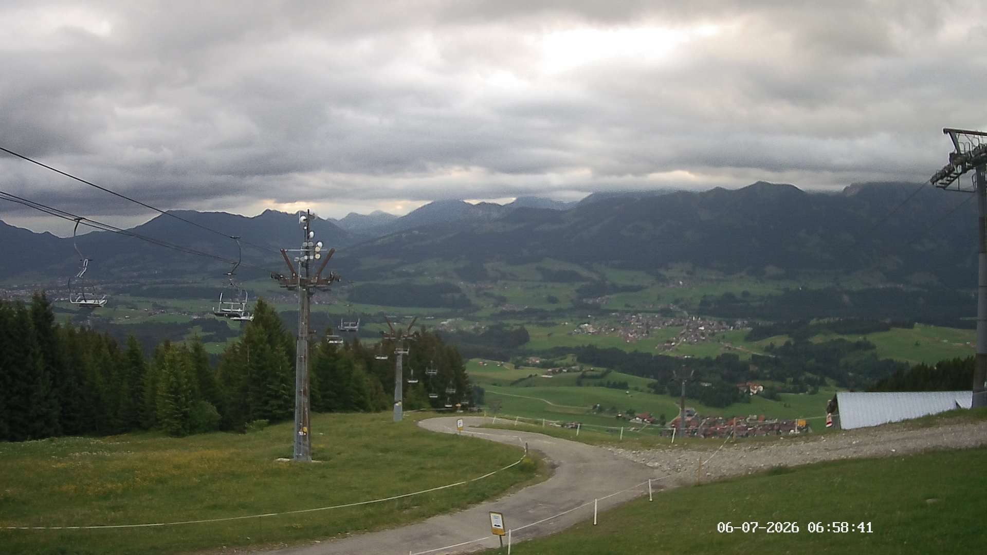 Archiv Foto Webcam Ausblick Mittelstation Hörnerbahn