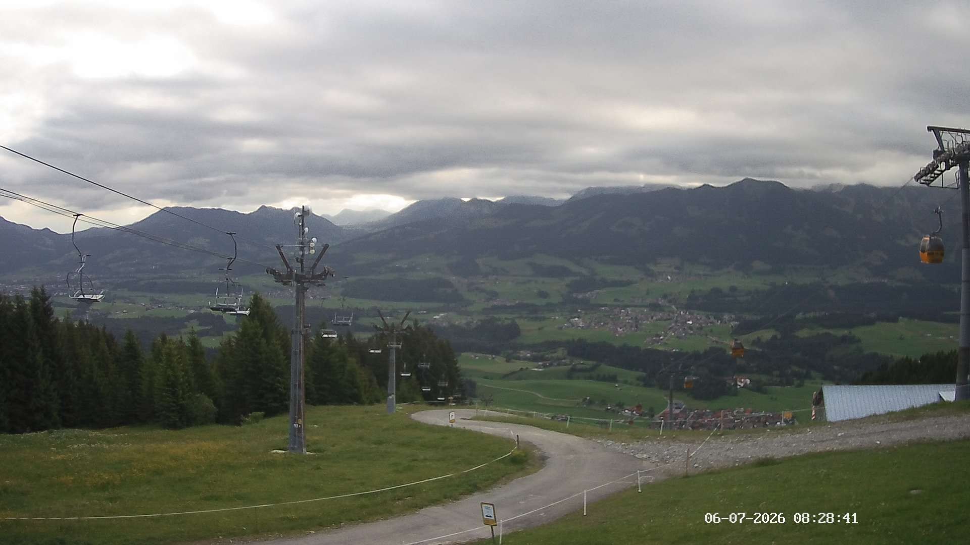Archiv Foto Webcam Ausblick Mittelstation Hörnerbahn