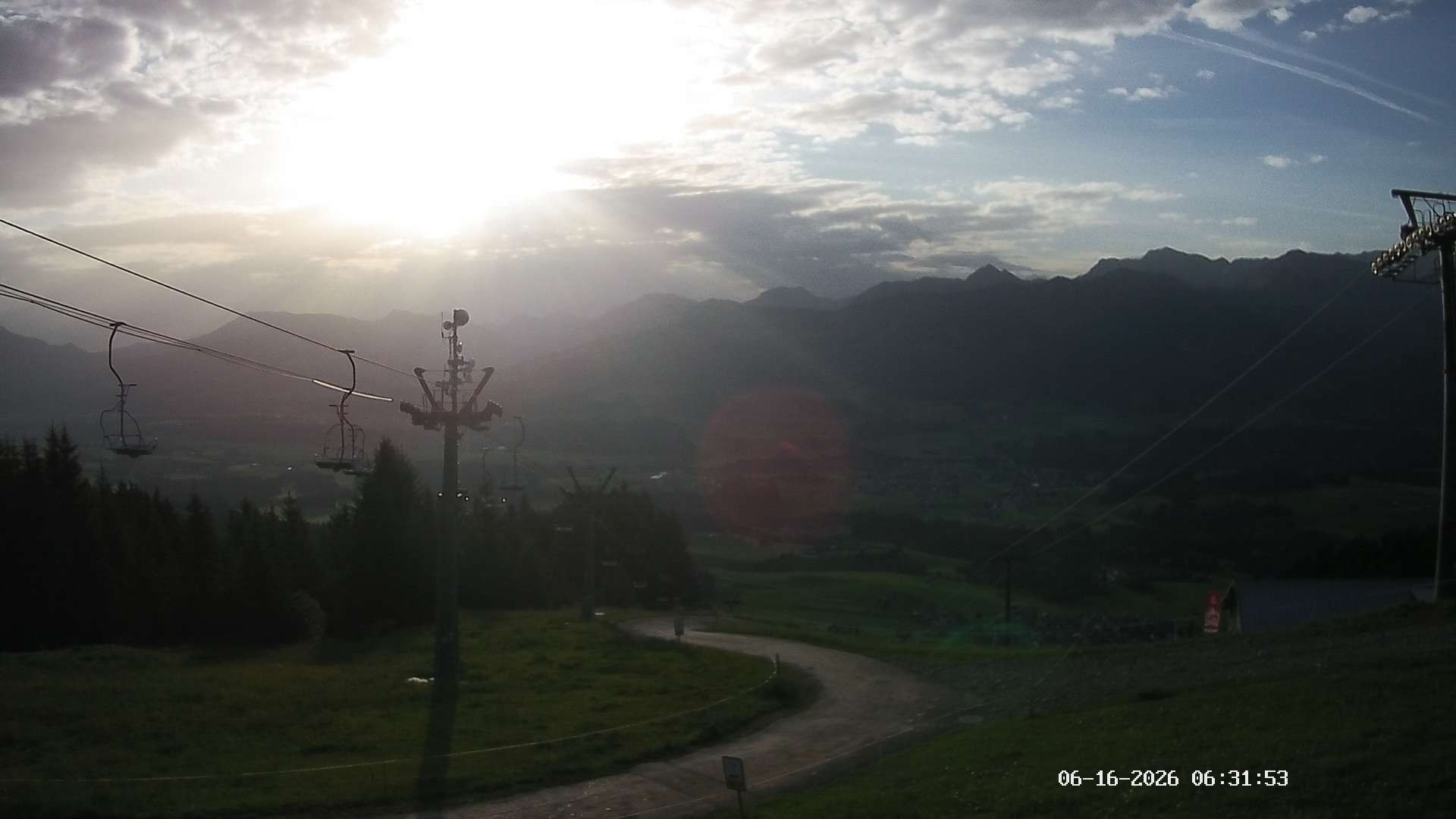 Archiv Foto Webcam Ausblick Mittelstation Hörnerbahn