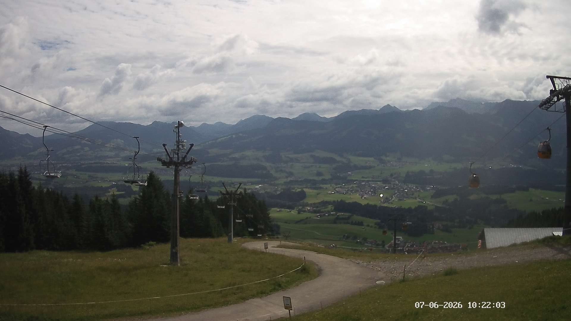 Archiv Foto Webcam Ausblick Mittelstation Hörnerbahn