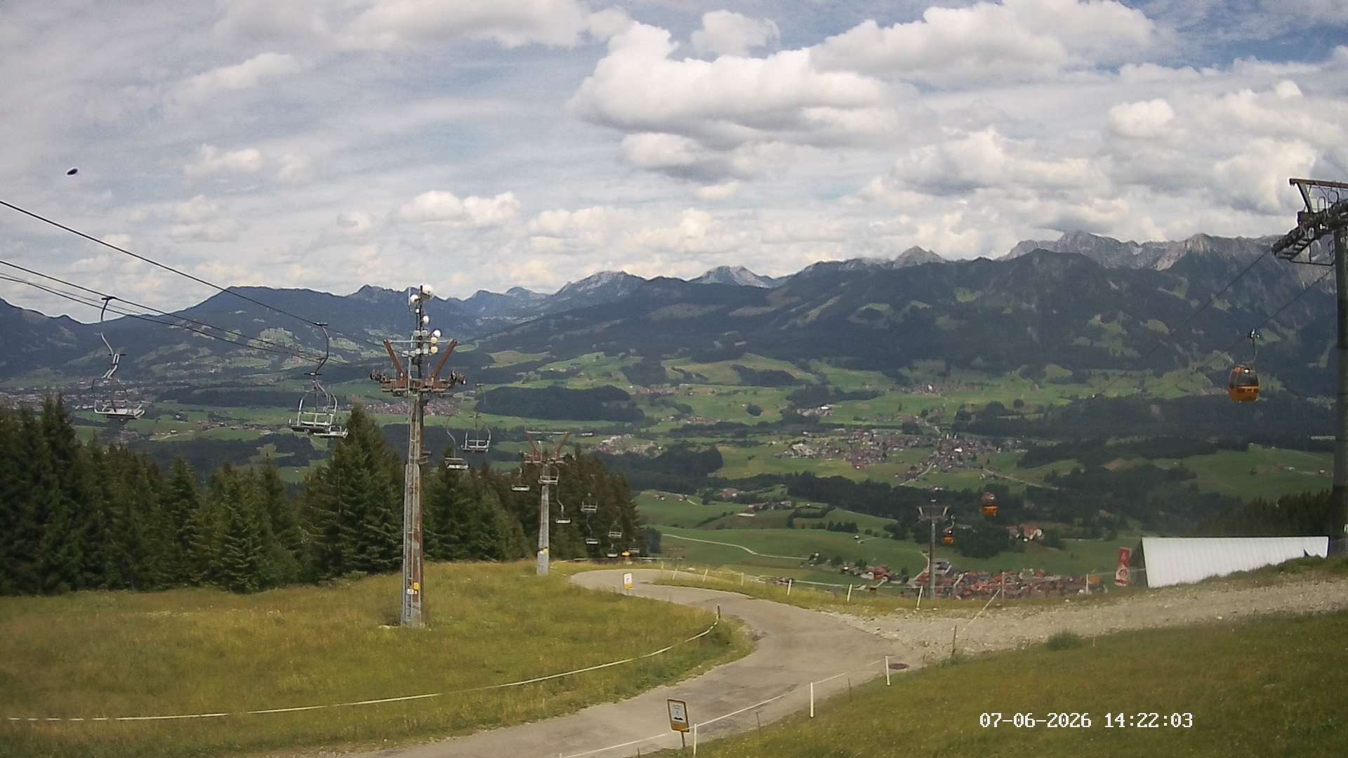 Archiv Foto Webcam Ausblick Mittelstation Hörnerbahn