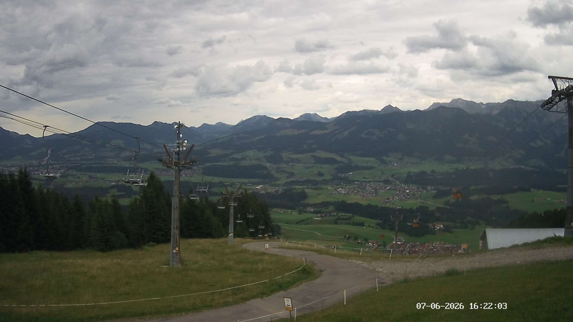 Archiv Foto Webcam Ausblick Mittelstation Hörnerbahn
