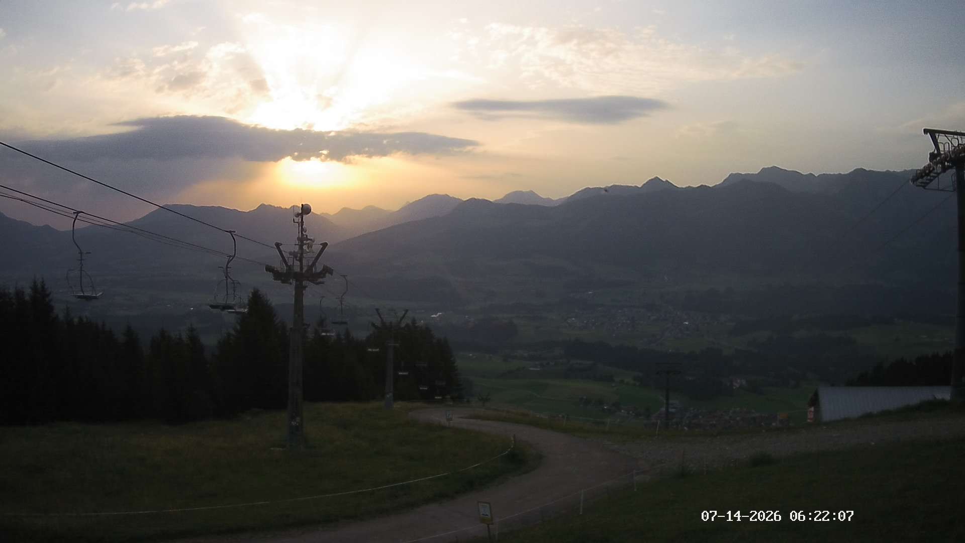 Archiv Foto Webcam Ausblick Mittelstation Hörnerbahn