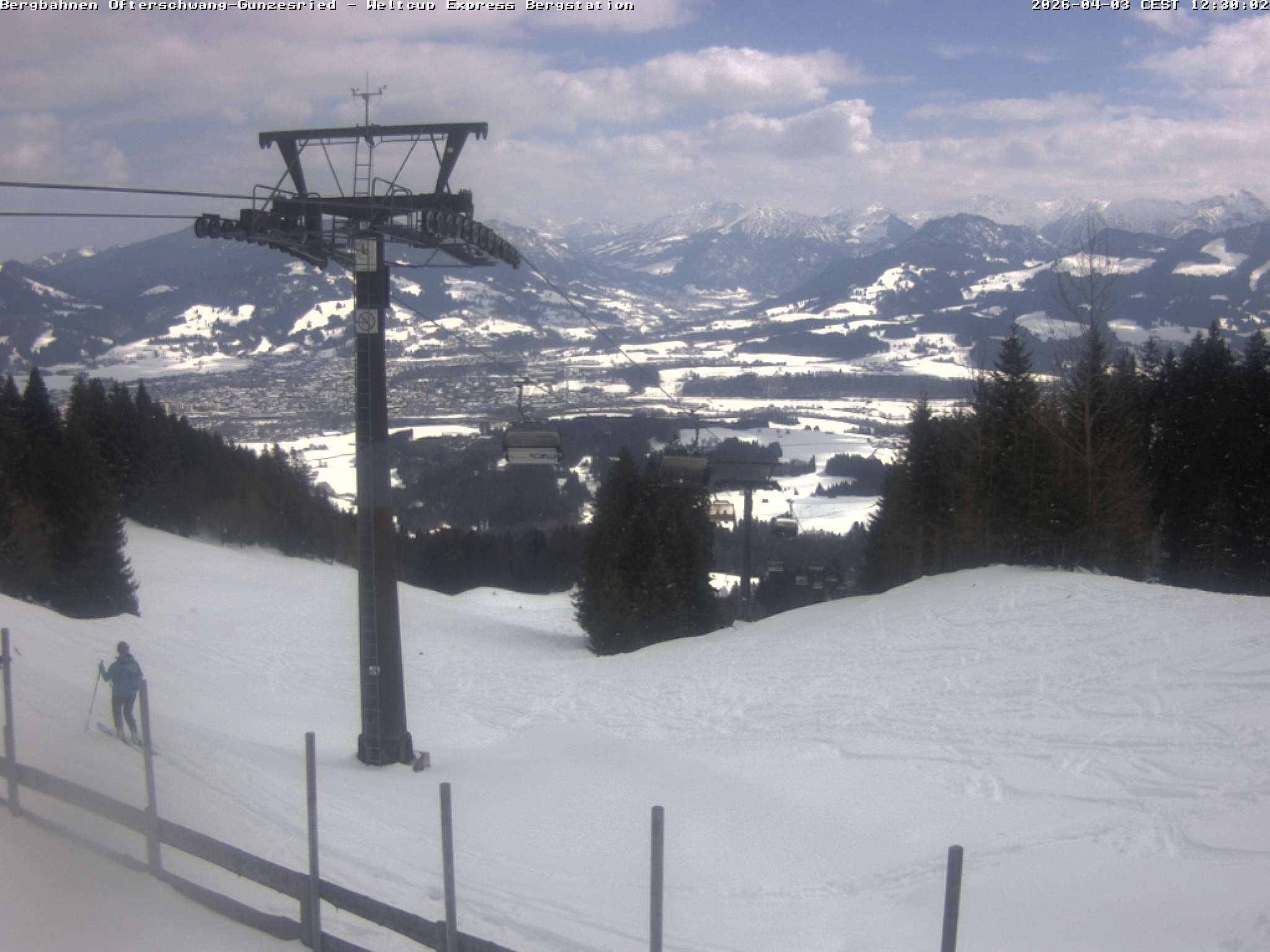 Archived image Webcam mountain station chairlift Weltcup Express