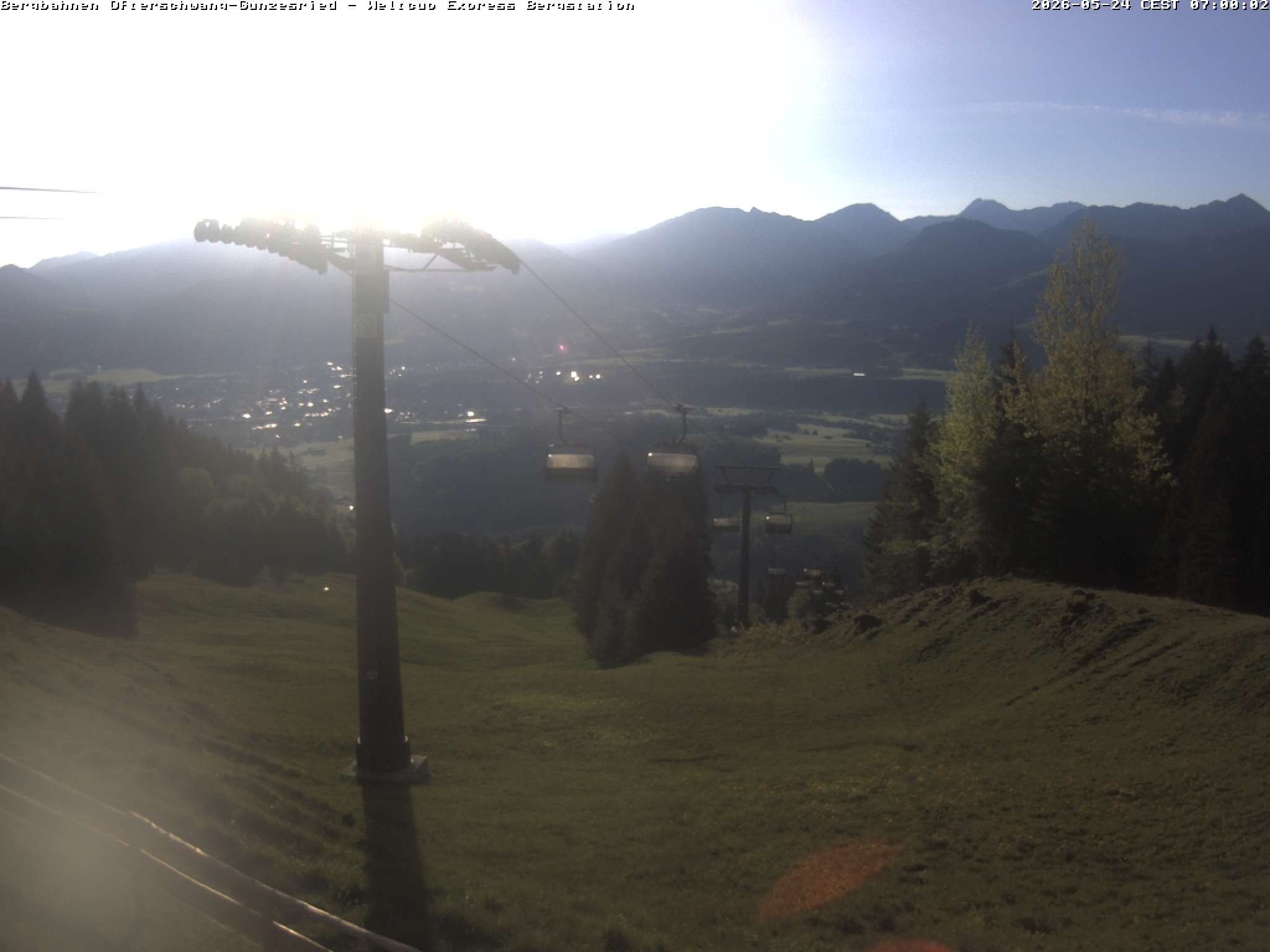 Archived image Webcam mountain station chairlift Weltcup Express