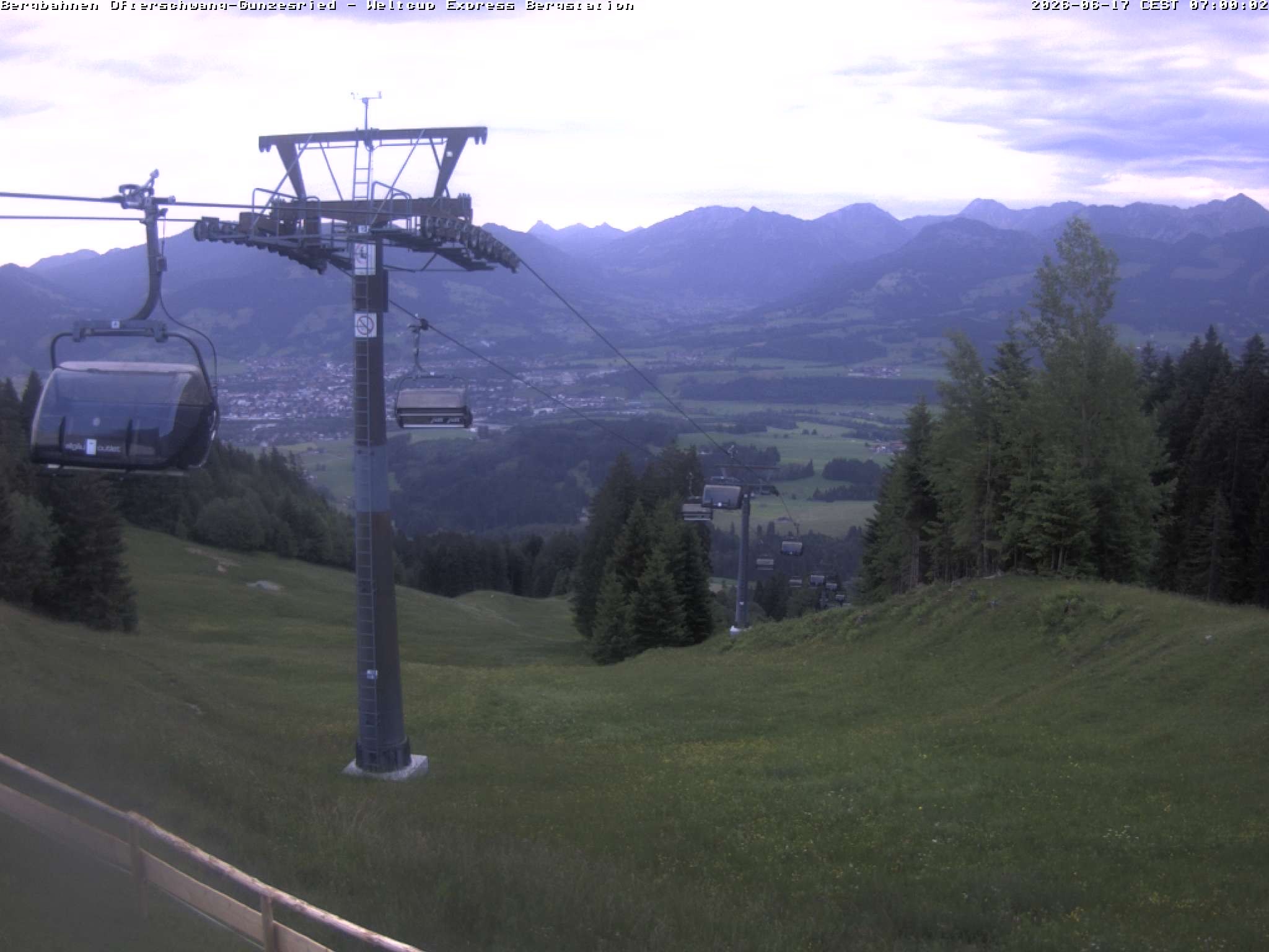 Archived image Webcam mountain station chairlift Weltcup Express