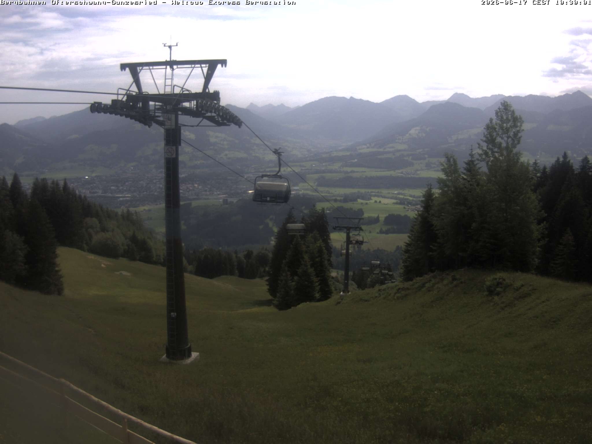 Archived image Webcam mountain station chairlift Weltcup Express