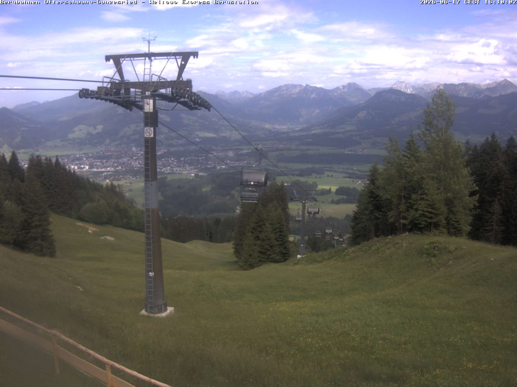 Archived image Webcam mountain station chairlift Weltcup Express