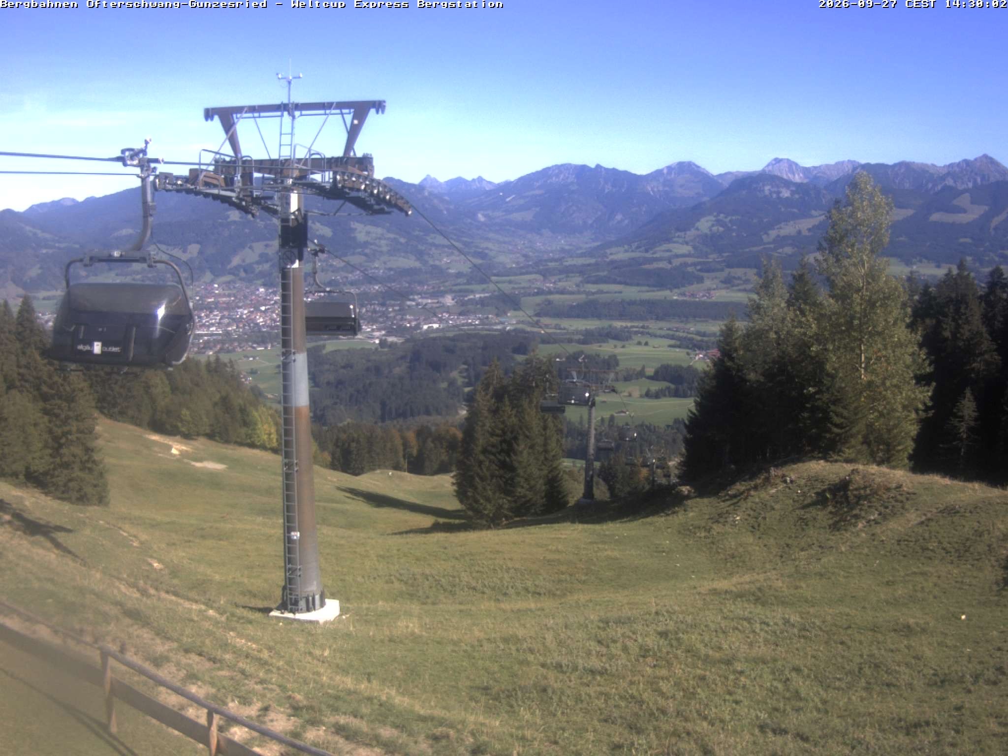 Archived image Webcam mountain station chairlift Weltcup Express