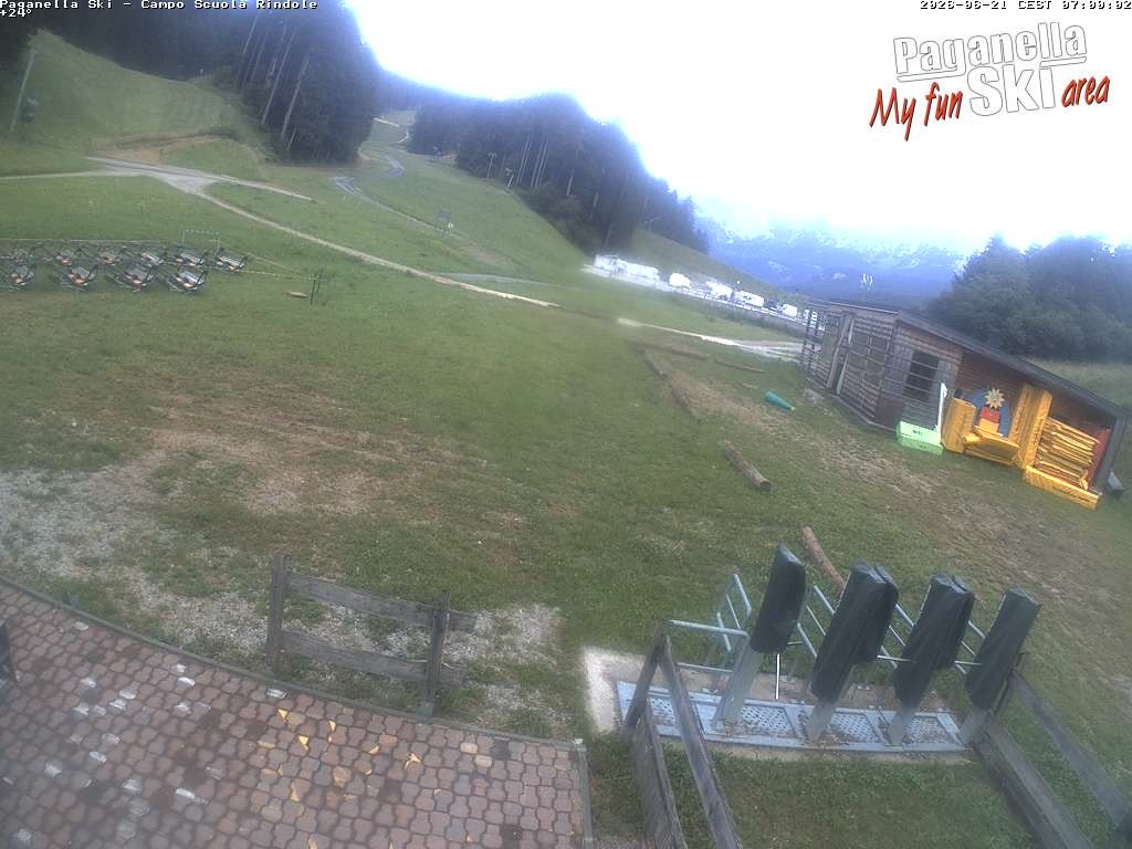Archived image Webcam ski school Rindole, Paganella
